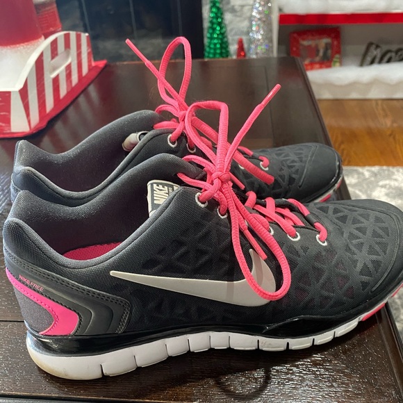 Nike Shoes - Women's Nike Free Fit 2 Sneaker Sz 9.5